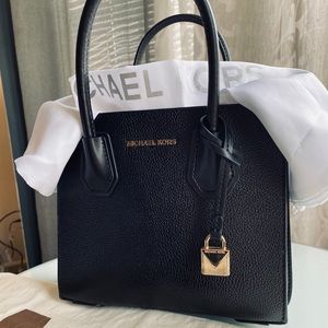 Michael Kors Leather Tote/Crossbody Bag
